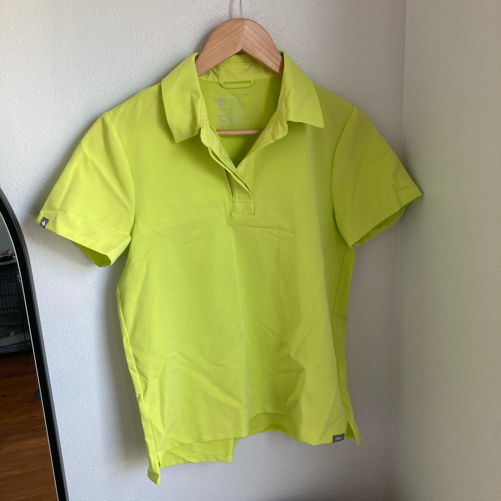 NWT Rare Figs Citrine Nala Scrub Top